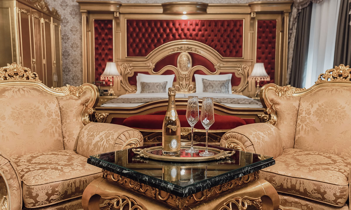 King Louis XVI Presidential Suite