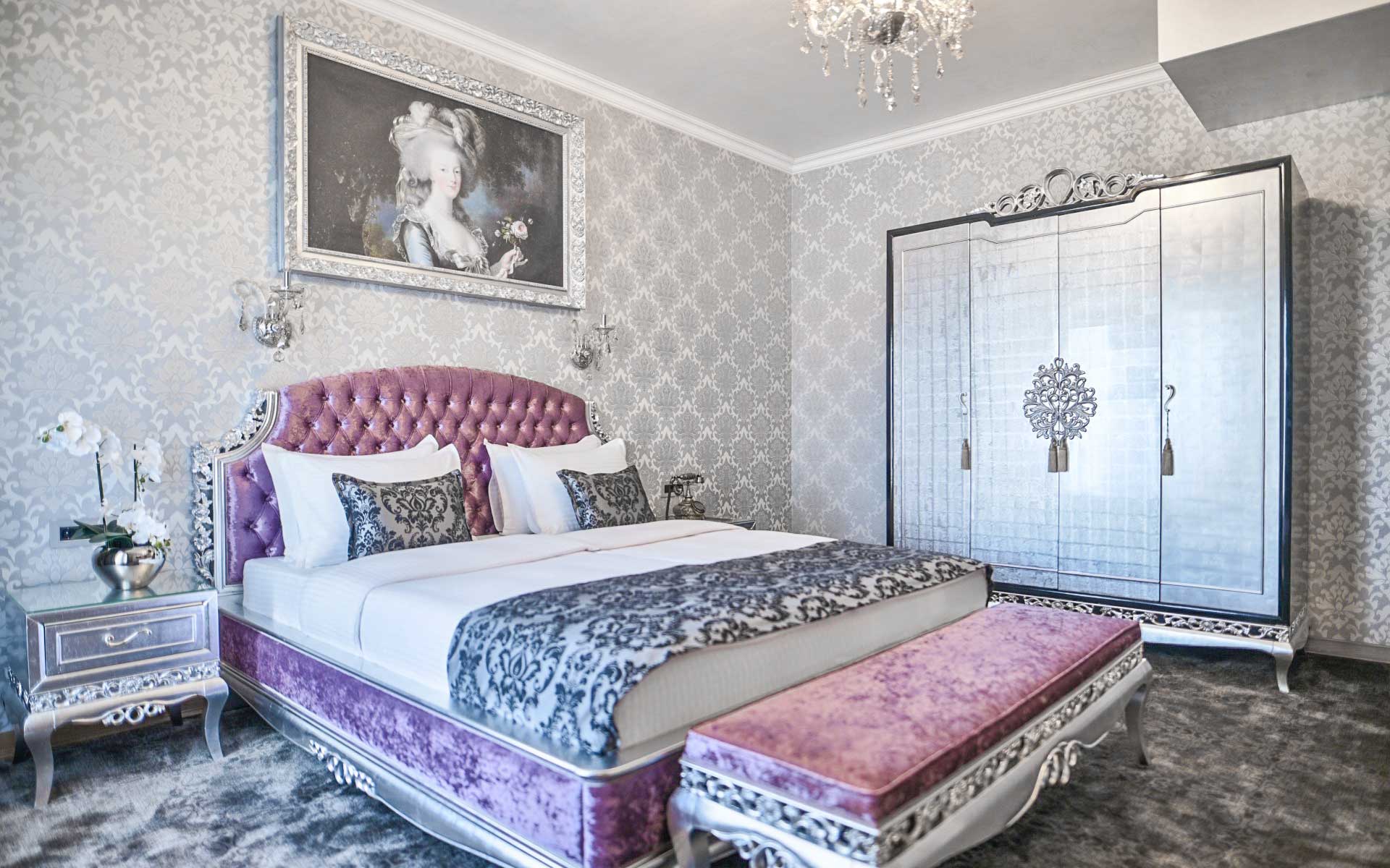 Queen Marie Antoinette Suite